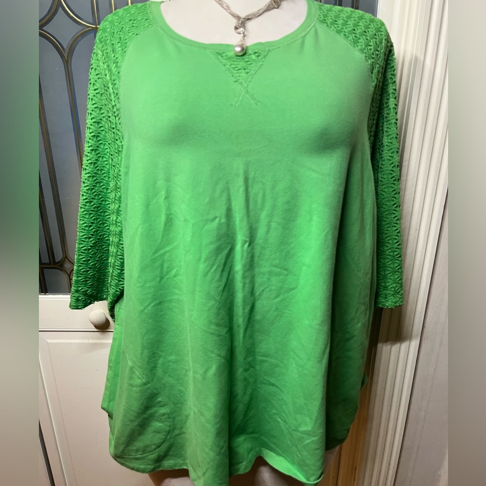 D & Co. Active Green Lace Sleeve Top Plus Petite 2XP Flowy Boho Top Dopamine